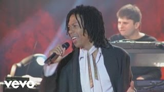 Djavan  Boa Noite Ao Vivo [upl. by Yenahteb]