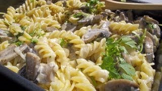 PASTA EN CREMA DE CHAMPIÑONES [upl. by Xymenes]