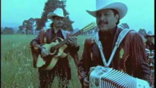 Los Invasores de Nuevo Leon  No Llorare VideoClip [upl. by Idnahk]