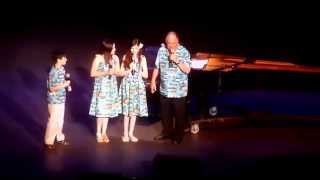 Neil Sedaka with Grandkids Honolulu Concert 32815 [upl. by Marybeth]