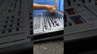 Conserto da Mesa Behringer Eurodesk SL2442FX [upl. by Quickman]