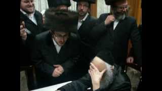 Lipa Schmeltzer Sings For Rav Elyashiv Ztquotl 98th Birthday [upl. by Akinhoj]