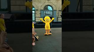 Its a Tweety Bird  Looney Tunes Dance  Warner Bros Movie World [upl. by Fernandes476]