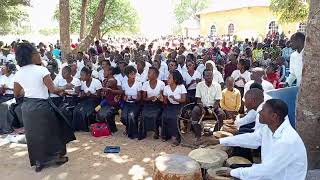 Pokelela Tata Kamutulo Kandi NdeteleStCharles LwangaKopa Parish ChoirMpika Diocese [upl. by Lejeune667]