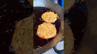 Aloo Besan wala Naan  Tala Hua Naan youtubeshorts streetfood viralvideo food shorts pakistan [upl. by Beera556]