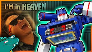 Im in HEAVEN  NOT Transformers G1 Soundwave Acoustic Wave Review [upl. by Elvah]