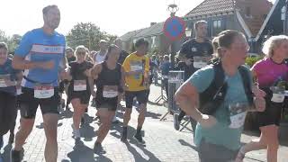 Halve Marathon gehouden op Texel doorkomst in Den Hoorn 29 sept 2024 [upl. by Fleming839]