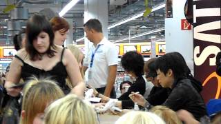 Dir en grey signing session Berlin 22082011 Part 2 [upl. by Wiedmann]