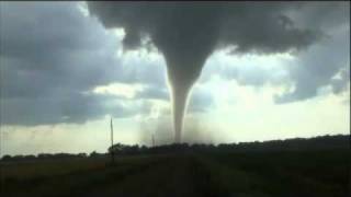 Dramatic Footage Tornado Destroys House [upl. by Blynn]