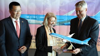 Chinas Xiamen Airlines promotes UN sustainable development message with new aircraft [upl. by Narf]