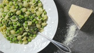 Pasta e Piselli  Rossellas Cooking with Nonna [upl. by Yulma]