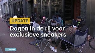 Dagen in de rij voor Adidassneakers van Kanye West  RTL NIEUWS [upl. by Elleina]