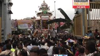 Ratham arrival at Batu Caves on Thaipusam [upl. by Eilatam702]