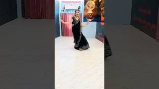 Sharara sharara❤️ dance choreography  Asha Bhosle  Bollywood dance cover dance trending viral [upl. by Audres]