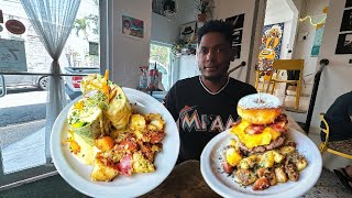 Rico Desayuno en el Huevo Santurce Puerto Rico [upl. by Eeresid]