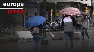 La DANA provoca desalojos en Málaga el cierre del AVE con Madrid y restricciones en Tarragona [upl. by Ynnij]