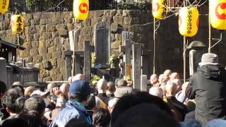 Ako Fortyseven Loyal Warriors Festival赤穂義士祭 at Sengaku temple泉岳寺 Dec 14 2013 [upl. by Karly388]