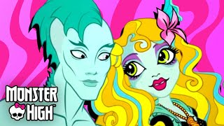 Gil Defends His Girlfriend Lagoona  Full Scene 💜 Monster High [upl. by Crescint]