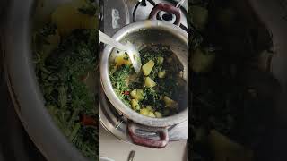 Aloo palak recipeshortcooking viral shot [upl. by Nylzzaj829]