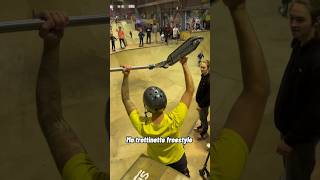 J’offre ma trottinette freestyle au skatepark  scoot2street tricks [upl. by Onailerua]