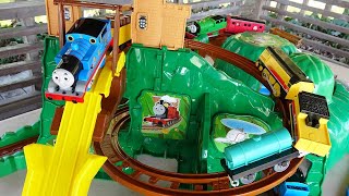 Thomas the Tank Engine☆Played on the Plarail Double Mountain Tunnel Course [upl. by Erihppas850]