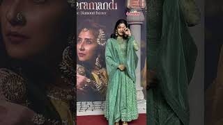 Catch Rashmika Mandanna giving her famous pose at the Heeramandi screening 🌼  Bollywood Update [upl. by Lee]