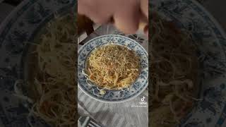 Spaghetti di riso verdure e carne un po’ di grana da buon italiano non manca mai… babboromagna [upl. by Trocki922]