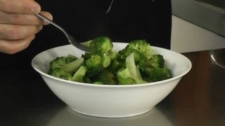 BROCCOLI SALAD INSALATA DI BROCCOLETTI  theitaliancookingclasscom [upl. by Amaty]