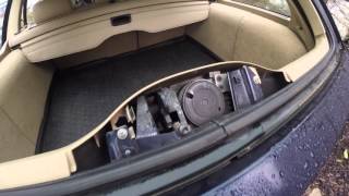 BMW E39 Touring Tailgate Window Randomly Unlocks [upl. by Yeleek]