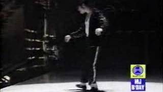 Michael Jackson  MOONWALK AMAZIN LIVE [upl. by Tatiana101]