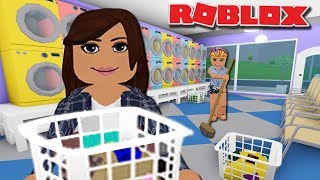 FIRST DAY WORKING AT THE LAUNDROMAT  Bloxburg [upl. by Ariom]