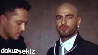 Murat Boz feat Soner Sarıkabadayı  İki Medeni İnsan Official Video [upl. by Nevuer]