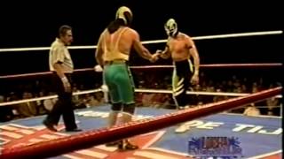 Rey Misterio Jr vs Juventud Guerrera [upl. by Gavra]