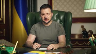 Ukraine Zelensky salue quotun jour historiquequot après le retrait russe de Kherson  AFP [upl. by Revned263]