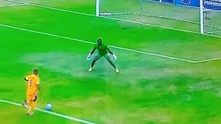 WATCH  Ashley Du Preeze  Kaizer Chiefs missed a GOAL [upl. by Chandra]