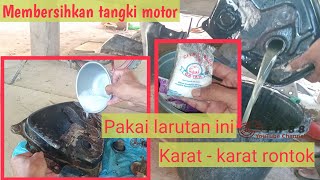 Menguras tangki bensin satria hiu 2 tak Cara membersihkan tangki bensin yang berkarat [upl. by Euqinemod]