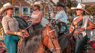 Gran CABALGATA en Marsella por la Independencia de COLOMBIA 😍 20 de Julio 2023 [upl. by Teleya]