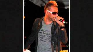 Pee Loon  Indar Kanhai ft Rennie Ramnarine amp Ravi B Chutney 2011 [upl. by Naik]