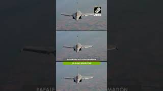 Indian Air Forces Rafale displays ‘Vijay’ formation on RDay 2024 flypast over Kartavya Path [upl. by Colpin]