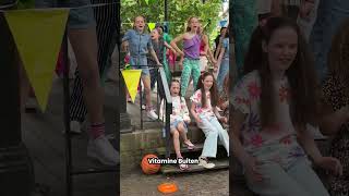 Waarom loopt die camera elke keer door het beeld videoclip popz humor funny cameraman shorts [upl. by Orofselet]