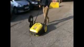 KARCHER KM 7020 MANUAL PUSH SWEEPER [upl. by Eahc]