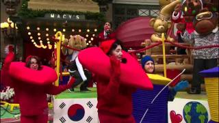 Victoria Justice  Freak The Freak Out  MacysThanksgiving Day Parade [upl. by Accire808]