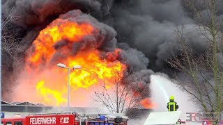 GROSSBRAND MIT EXPLOSIONEN IN MOERS  Massive Rauchentwicklung amp Feuerbälle  Großeinsatz [upl. by Auqkinahs]