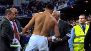 Cristiano Ronaldo Golpea a Un Fan y le quiebra la Nariz [upl. by Hemetaf]