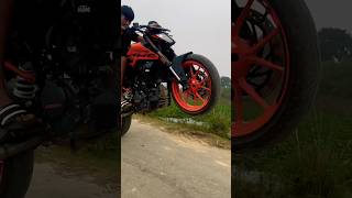 ￼ Splendour wheeli vs ￼￼ Apache wheeli vs ktm duke wheeli shorts viral ytshorts splendor rtr [upl. by Winshell]