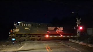 NS SD70ACe 1189 one unit wonder WB  Romulus w NS Roadrailer Train 255  52523 [upl. by Dona]