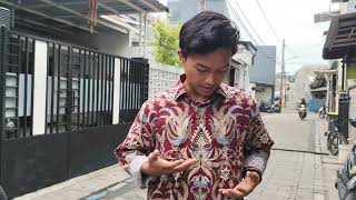 Memakai Batik Dan Mengenal Kearifan Lokal [upl. by Kihtrak]