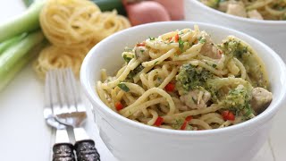 PASTA IN ROOMSAUS MET KIP EN BROCCOLI [upl. by Dambro]