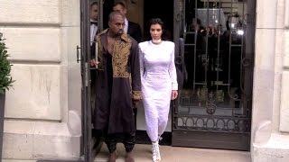 Crazy arrival for the Kardashian Jenner family at Balmain show in Paris [upl. by Oicneconi]