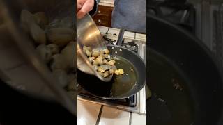 🇮🇹Prepariamoci per lo spaghetto alle vongole🇮🇹 parpachef pasta 360italymarket [upl. by Lat814]